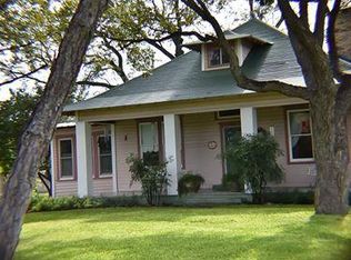1129 Magnolia St, Uvalde, TX 78801