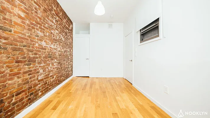 Rented by Nooklyn NYC LLC | media 31