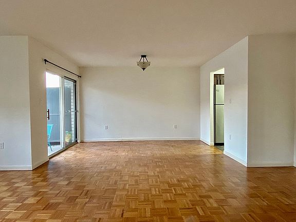 5th image of 1111 River Rd APT D1