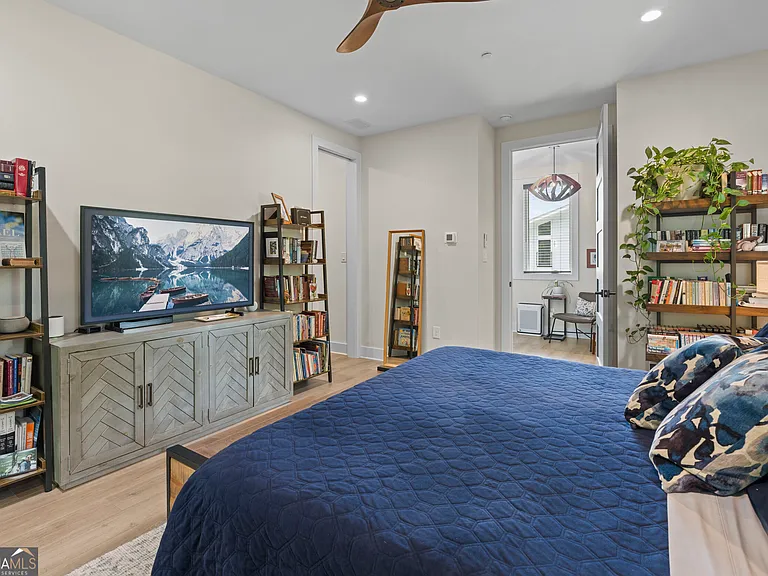 110 Arcadia Ave — Photo 33