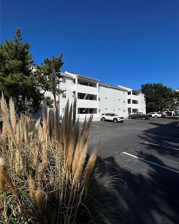 1st image of 2320 Starfish Rd APT 302