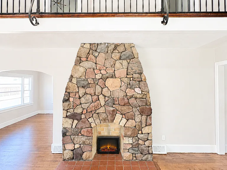 901 Woodsdale Ave — Photo 8