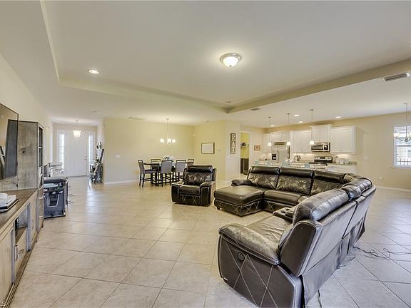 3rd image of 3049 Sunset Pointe Cir