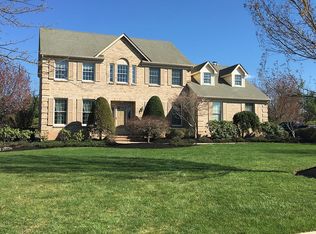 11 Woodview Dr, Belle Mead, NJ 08502
