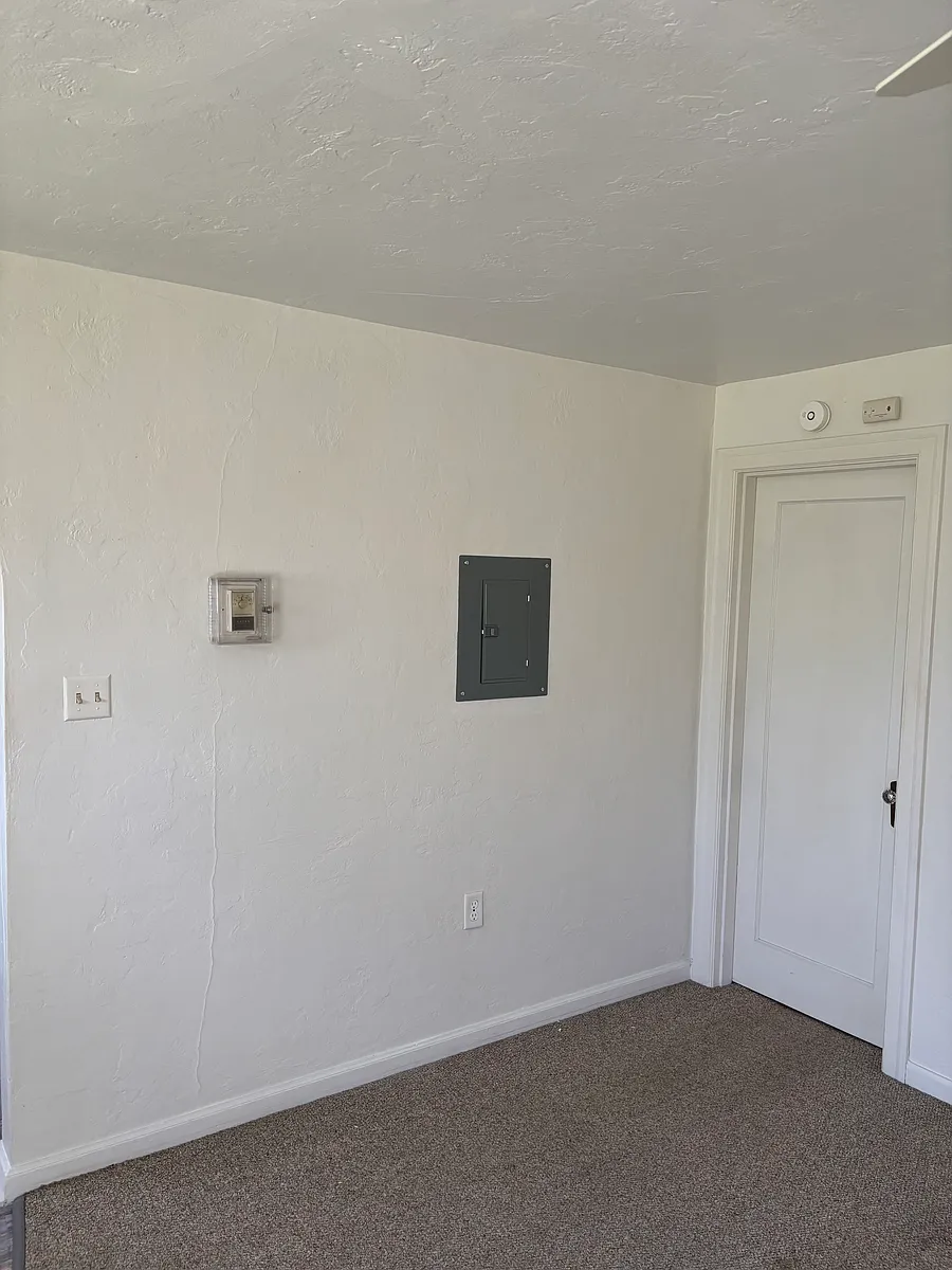 Building Photo - 134 S Cambrian Ave #7