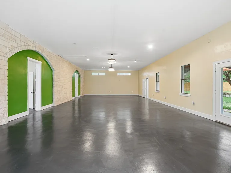 17621 Stacey Ln — Photo 11