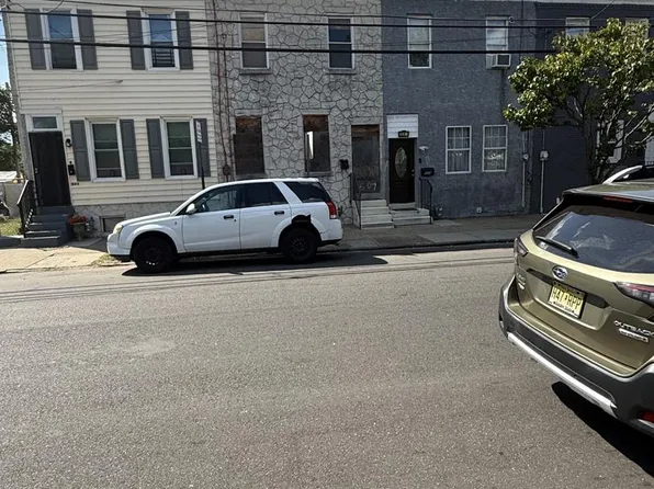 507 S 4th St, Camden, NJ 08103