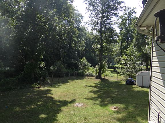 5th image of 25 Forest Hill Ct