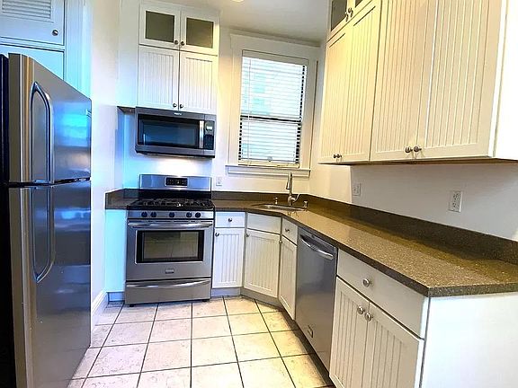 4th image of 2861 California St #2