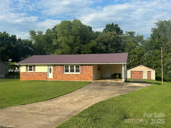 93 Meadow Brook Ln, Marion, NC 28752