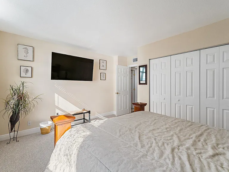 5440 N Ocean Dr #907 — Photo 31