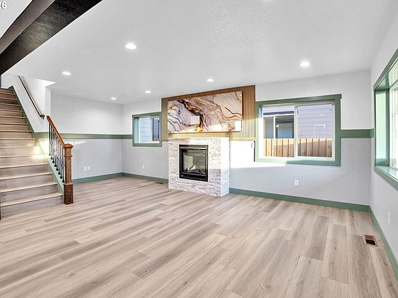 3rd image of 706 S 8th Ave