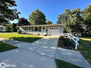 910 13th St SE, Mason City, IA 50401