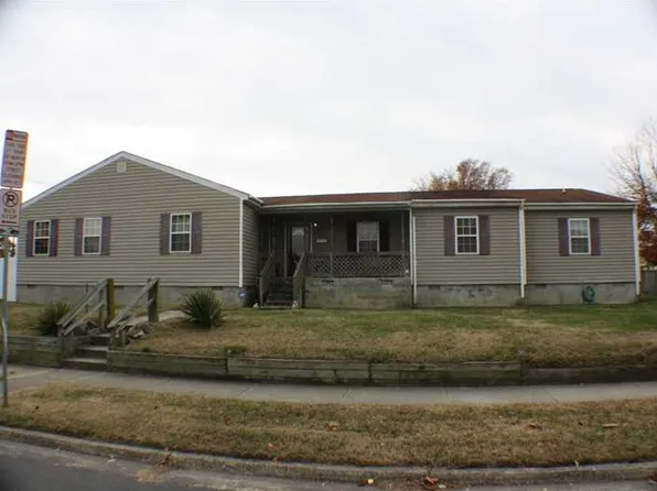 105 Maple Ave, Newport News, VA 23607