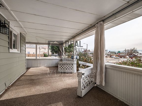 5th image of 903 W 15th St
