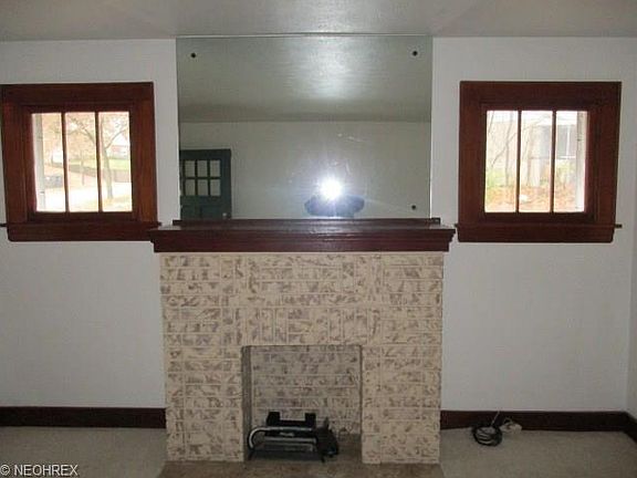 3rd image of 587 Plum Ave