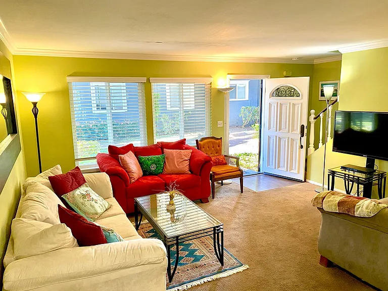 117 Lexington Ln — Photo 10