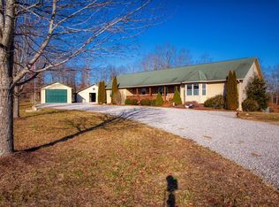 491 Crestwood Dr, Jamestown, TN 38556