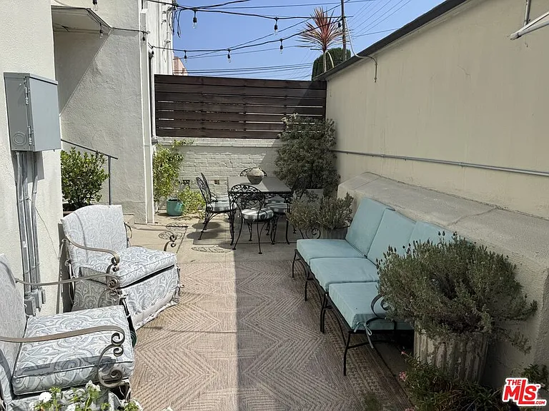 5717 W 2nd St — Photo 11