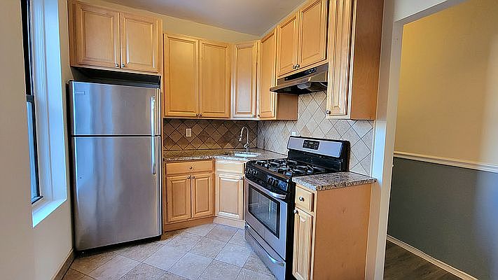 1st image of 177 16th St APT 18