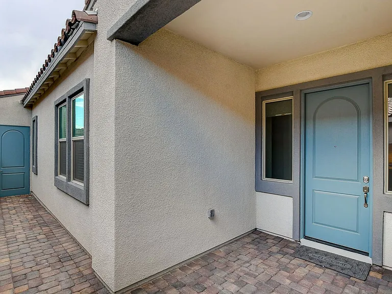 94 Nine Mile Creek Dr — Photo 4