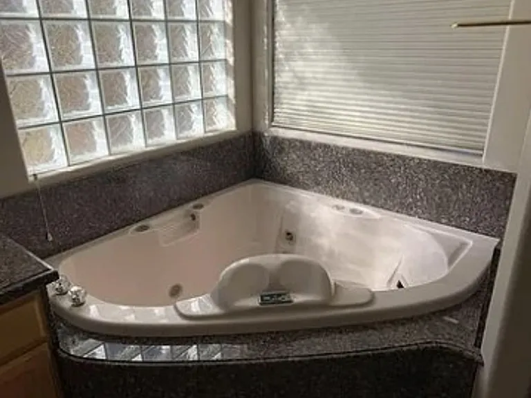 299 N Highland Dr — Photo 20
