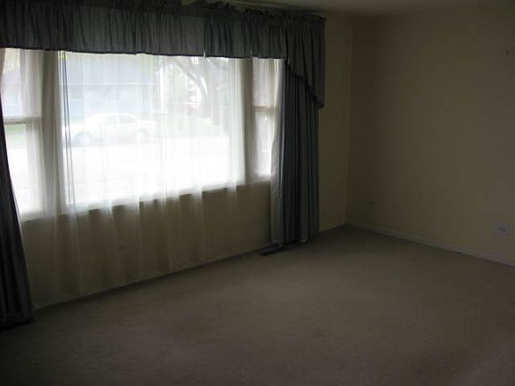 2nd image of 1914 Bristol Cir
