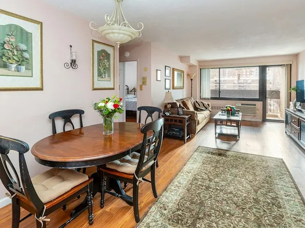 90 Gold St APT 27M, Manhattan, NY 10038