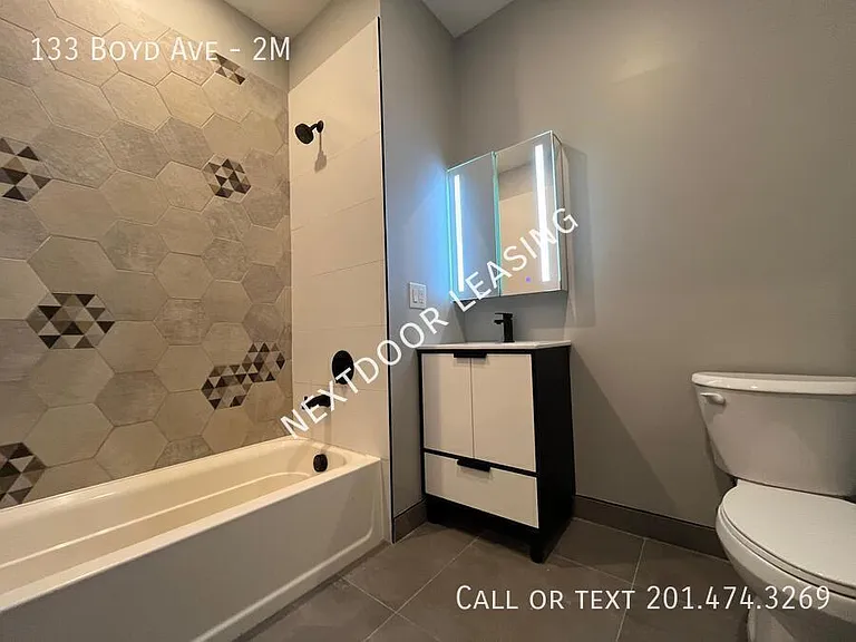 133 Boyd Ave #2M — Photo 3