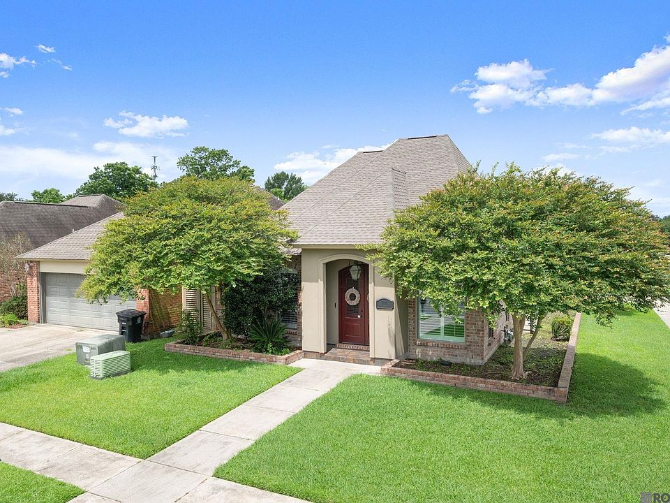 1st image of 704 Fall Creek Dr