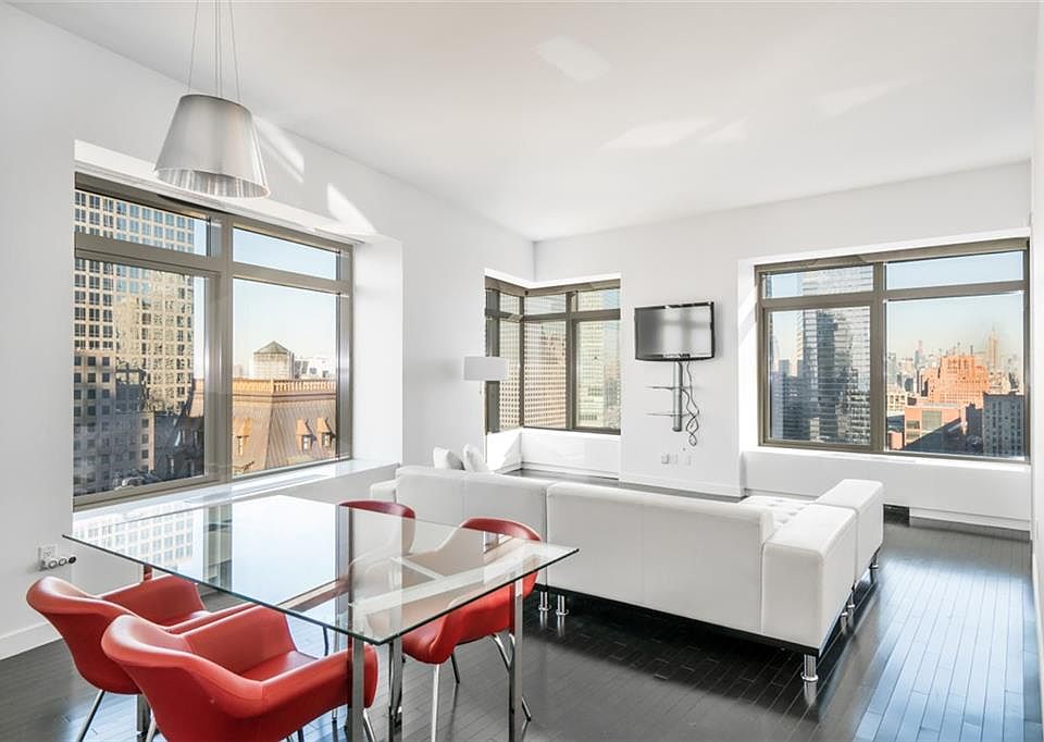 1st image of 123 Washington St APT 30