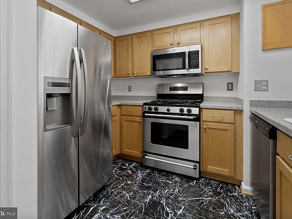 4th image of 3830 9th St N APT 409E