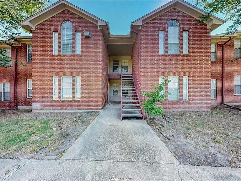 701 Balcones Dr #39 — Photo 1
