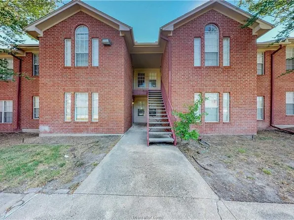 701 Balcones Dr, College Station, TX