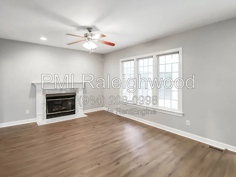 301 Perry Creek Dr — Photo 5