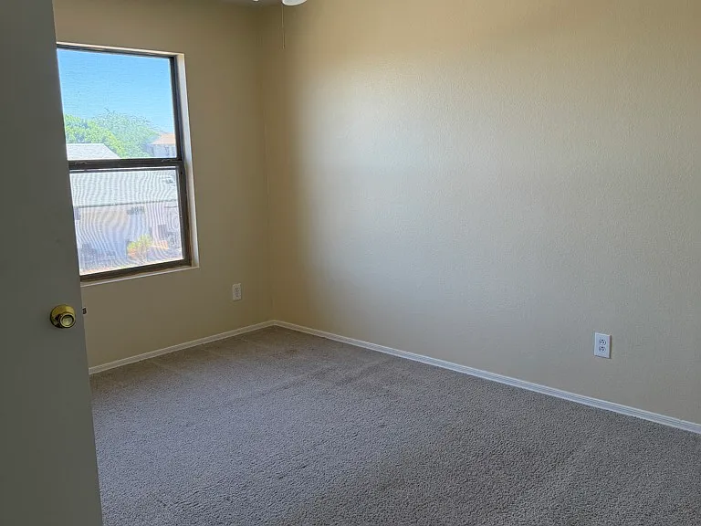 12852 N B St — Photo 15