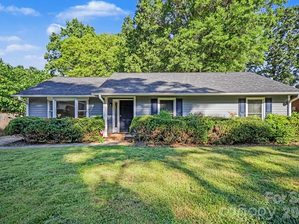 1530 Teddington Dr, Charlotte, NC 28214