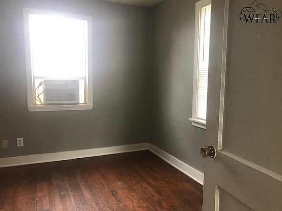 5th image of 1029 Wesley Dr