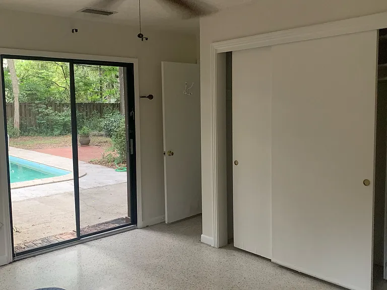 3735 SW 2nd Pl — Photo 7