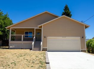 19208 Stonegate Rd, Hidden Valley Lake, CA 95467