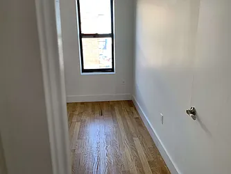 Rented by Tapiro Realty