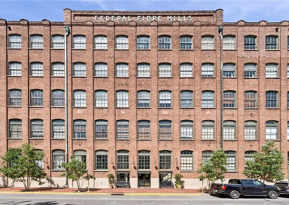 1st image of 1107 S Peters St APT 203
