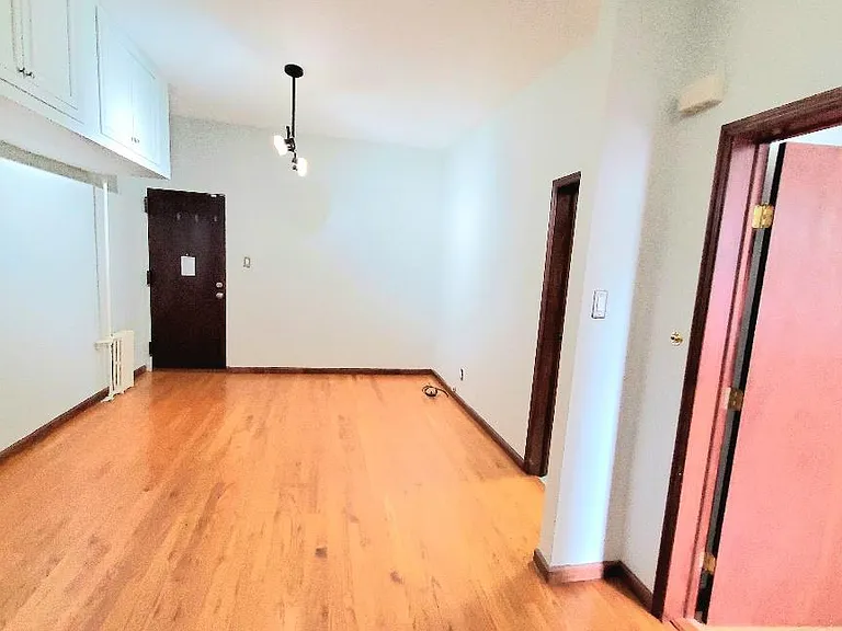 416 Woodward Ave #1R — Photo 3