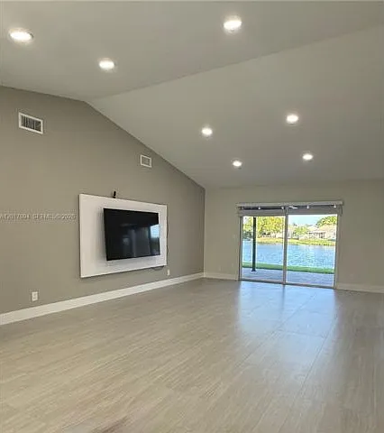 18818 Cloud Lake Cir — Photo 3
