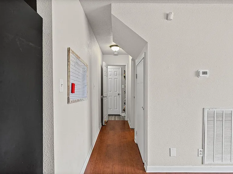 919 Van Buren Ave — Photo 16
