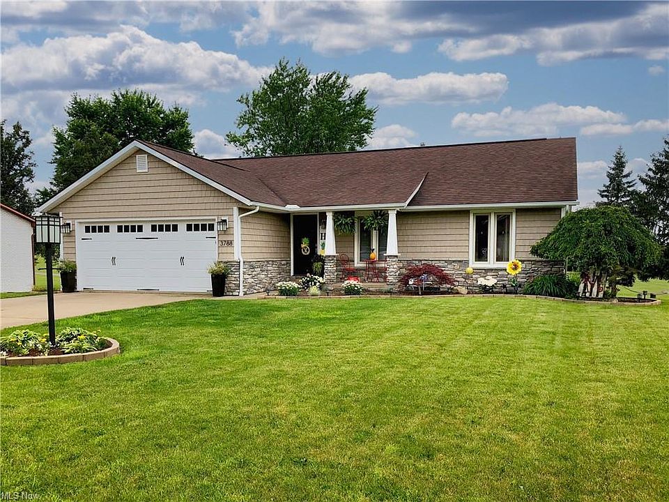 1st image of 3788 Oakridge Dr NE