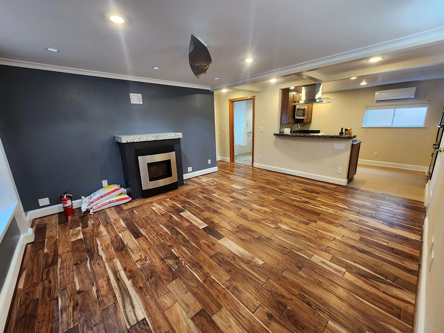 2 bed, 770 sqft, $2,400 — Photo 1