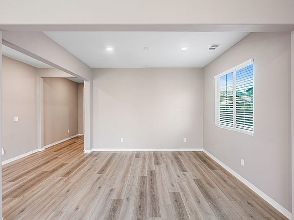 3rd image of 29318 Chandler Dr