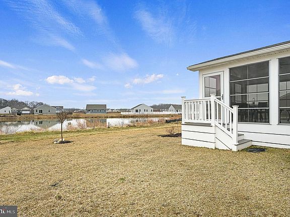 5th image of 302 Alezach Dr