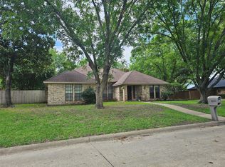 2803 Gleneagles Dr, Ennis, TX 75119